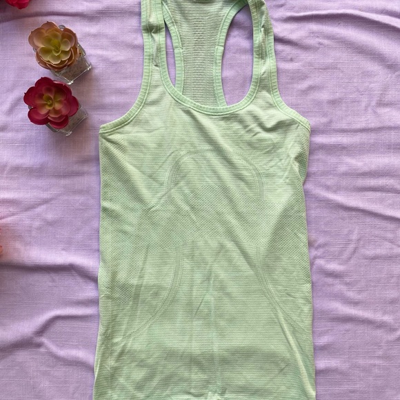 lululemon athletica Tops - Lululemon swiftly tech racer back size 4
